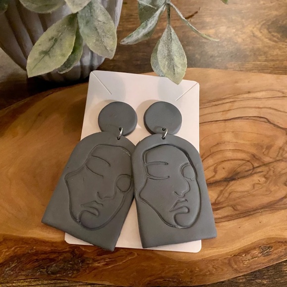 Handmade Clay Earrings | Face Outline Statue | Solid Grey | Push Backs - Picture 10 of 11